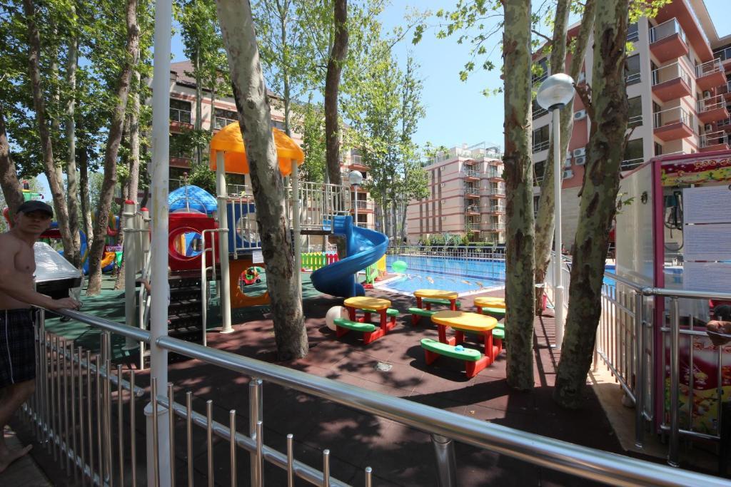 Menada Tarsis Apartments Sunny Beach Dış mekan fotoğraf