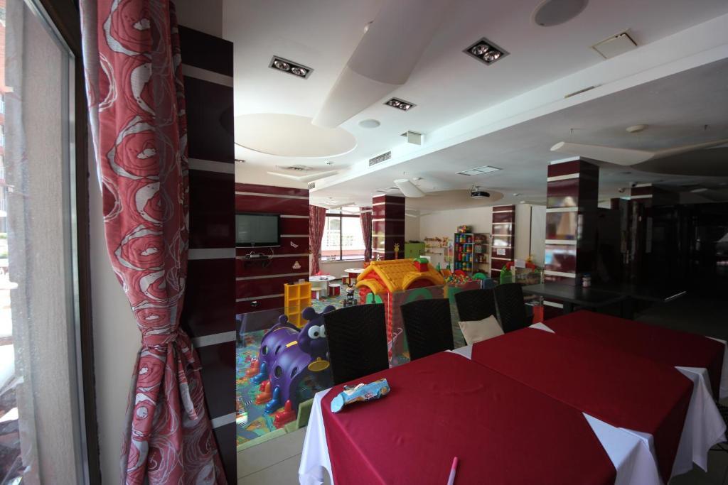 Menada Tarsis Apartments Sunny Beach Dış mekan fotoğraf